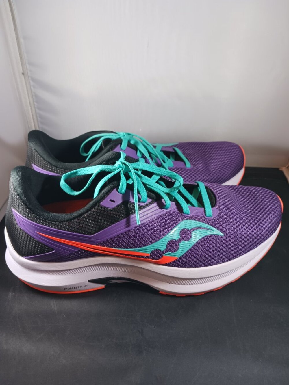 Saucony Women's Axon Road Running Sneaker Shoes size 11M